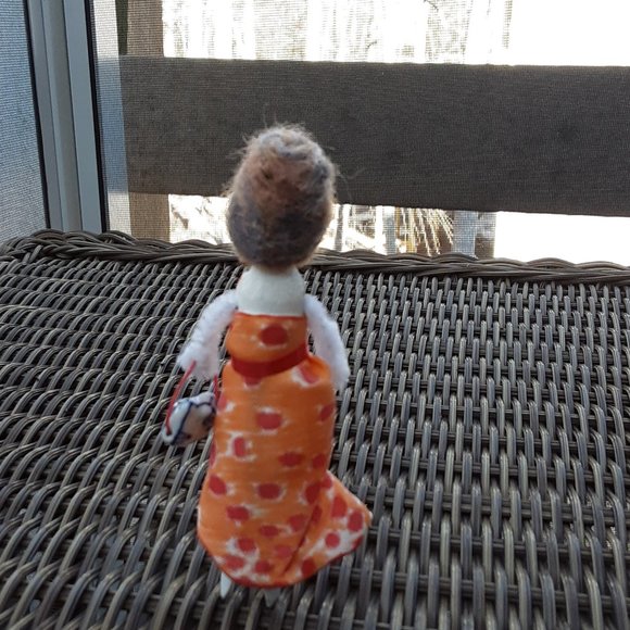 Clothespin dolly in the style of Amy Winehouse - Picture 4 of 6